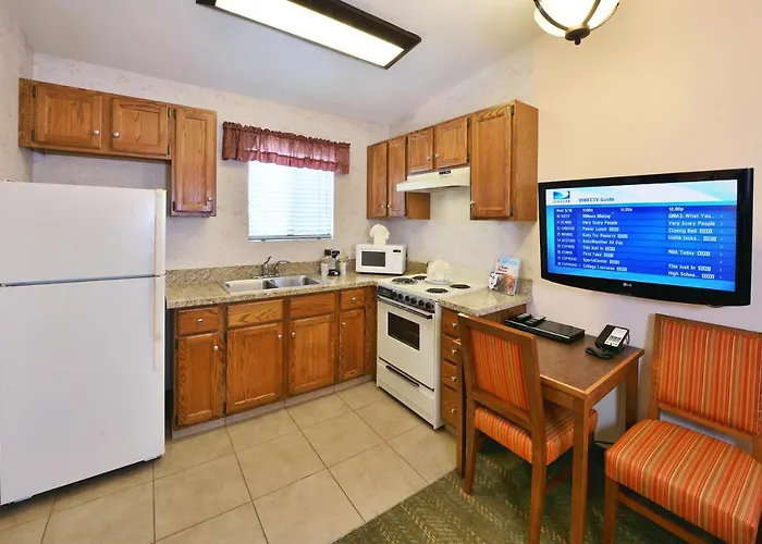 Lamplighter Inn & Suites At Sdsu